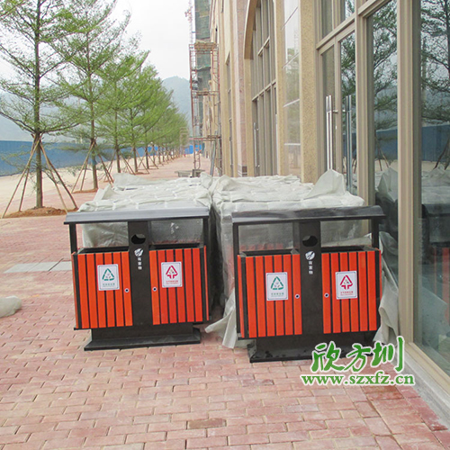 廣州清遠(yuǎn)地產(chǎn)物業(yè)公司，增添欣方圳鋼木垃圾桶